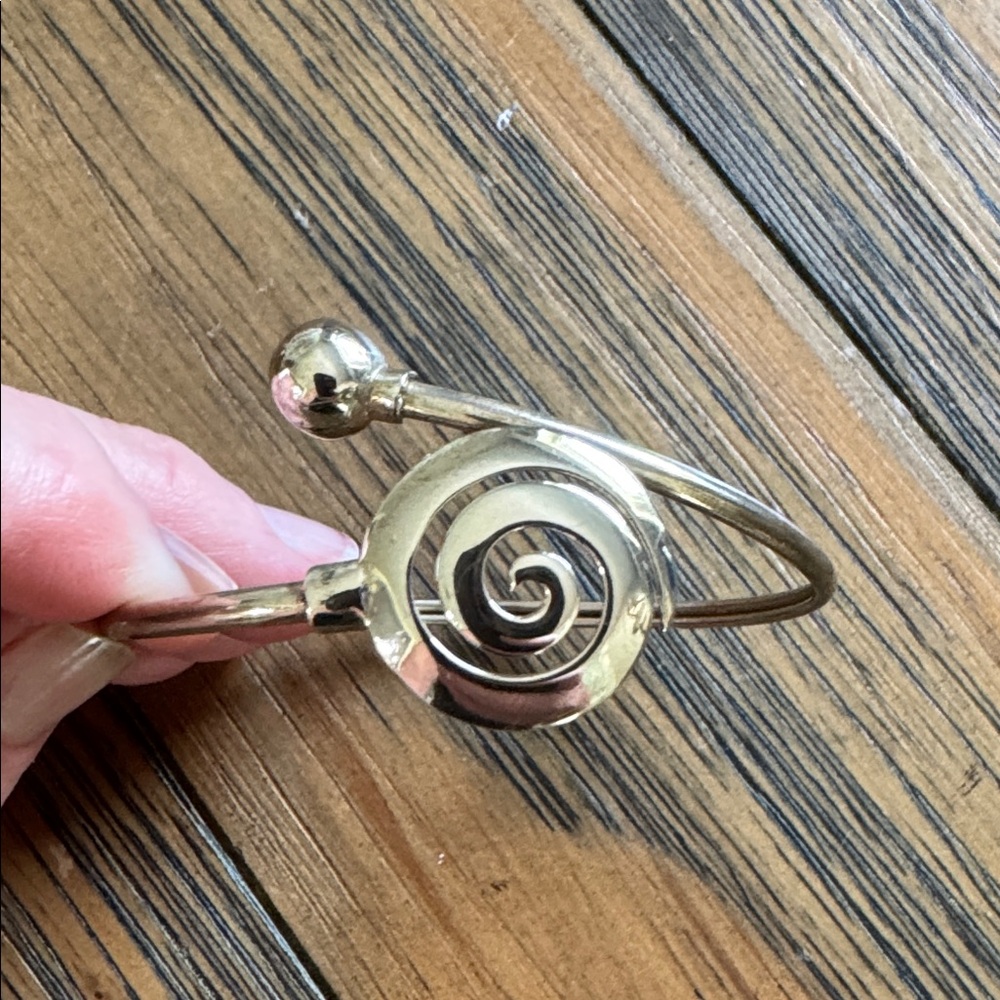 Elegant Silver Spiral Bracelet - Picture 2 of 4